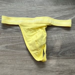 Calvin Klein Men’s Thong yellow large